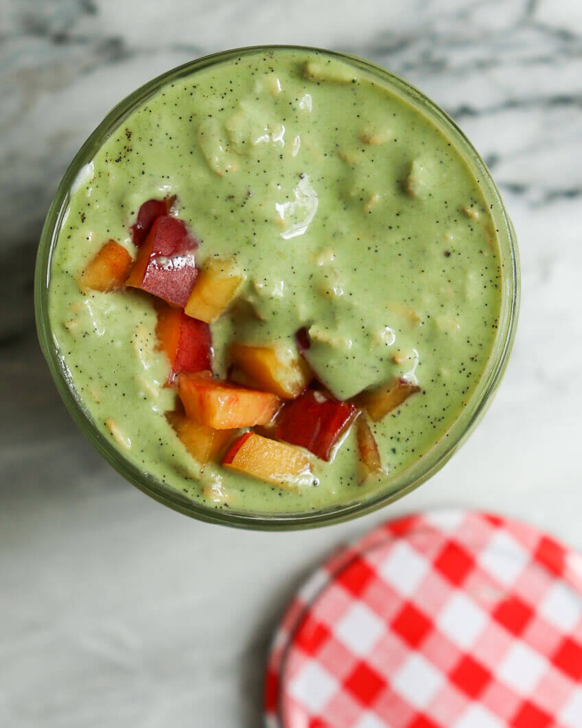 matcha-oatmeal-yogurt-with-fruit